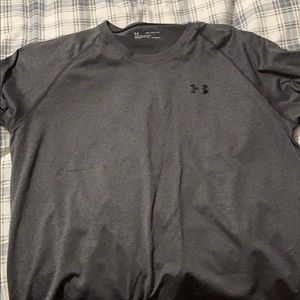 Under Armour T-shirt